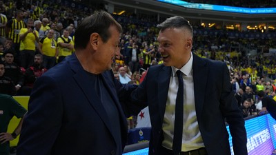 Ergin Ataman, rakibi Jasikevicius'a karşı üstün