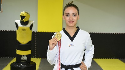 İşitme engelli tekvandocunun ilk kez giyeceği milli formayla Tokyo'da hedefi altın madalya