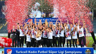 ABB FOMGET, şampiyonluğu coşkuyla kutladı