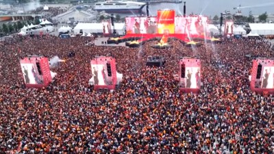 Galatasaray taraftarı Yenikapı'da rekor kırdı
