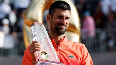 Novak Djokovic "100'ler kulübünde"