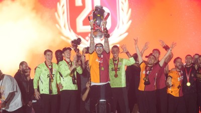 Şampiyon Galatasaray kupasına kavuştu