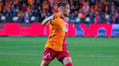 Galatasaray'da Yunus Akgün ameliyat edildi