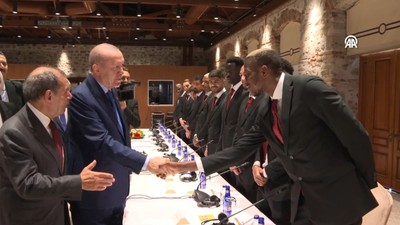 Cumhurbaşkanı Erdoğan, Lemina ve Barış Alper'e takıldı