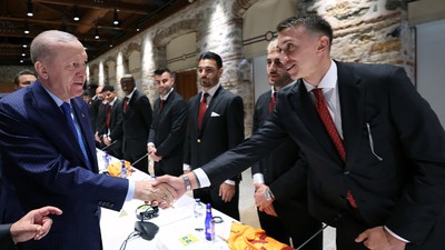 Cumhurbaşkanı Erdoğan Galatasaray heyetini kabul etti