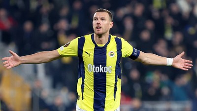 Fenerbahçe'ye veda eden Edin Dzeko, İstanbul'dan ayrıldı