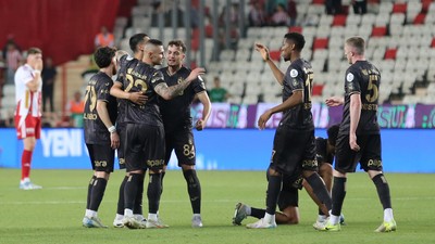 Trabzonspor, hayal kırıklığıyla sezonu tamamladı