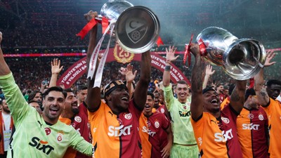 Osimhen, 3 yıllık anlaşma iddiasına bu paylaşımla yanıt verdi