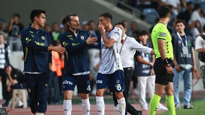 Fenerbahçe'nin Süper Lig'de kırmızı kart gören tek oyuncusu Mert Müldür