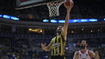 Fenerbahçe ilk maçı kazandı ve seride öne geçti