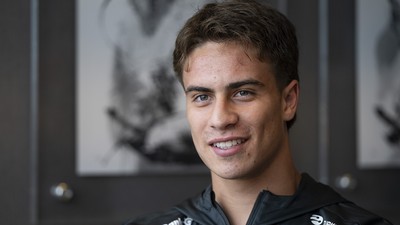 Kenan Yıldız: Her futbolcunun hayali altın top gibi bir ödül alabilmek