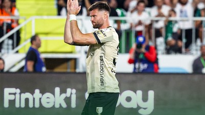 Ondrej Celustka Çekya'ya geri dönüyor