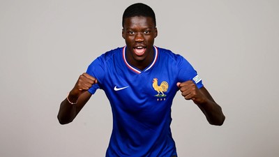 Strasbourg forması giyen Mamadou Sarr Chelsea'ye transfer oldu