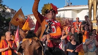 Tekirdağ'da Taraftar Çeşmesi, şampiyon Galatasaray'ın renklerine boyandı