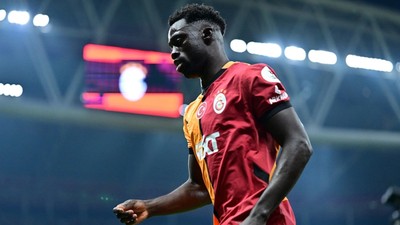 Özbek Davinson konusunu kapattı! "Everton istiyordu menajeriyle el sıkıştık"