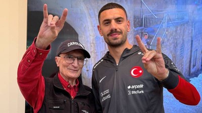 Merih Demiral: Bozkurt pozunu Aziz Sancar istedi