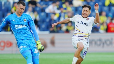 Emre Mor kürkçü dükkanına geri döndü!