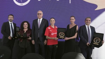 Türkiye Voleybol Federasyonu yeni sponsorunu duyurdu! Simge Aköz de katıldı