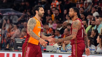 17 yıl sonra Galatasaray'a veda etti
