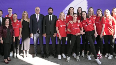 "Gelecek nesillerin spora ve voleybola yönelmesi için var gücümüzle çalışacağız"