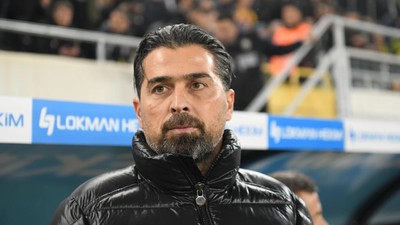 Çaykur Rizespor İlhan Palut'un sözleşmesini uzattı