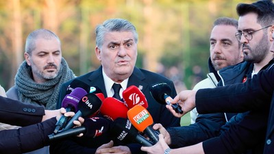 Osayi Samuel olmadı hemen yeni bir sağ bekle görüşmelere başladı