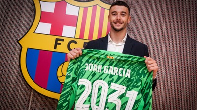 Barcelona, Espanyol'dan kaleci Joan Garcia'yı transfer etti