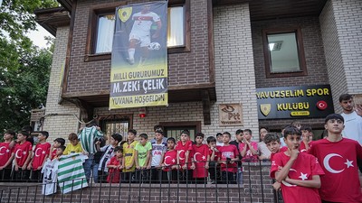 Milli futbolcu Zeki Çelik, futbola başladığı takımı unutmadı