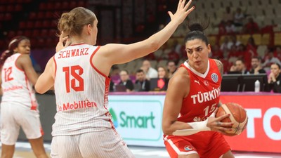 Tilbe Şenyürek: Çok psikolojik bir ülkeyiz, çabuk demoralize oluyoruz