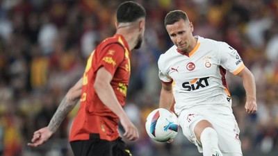 Okan Buruk Frankowski'yi bırakmıyor