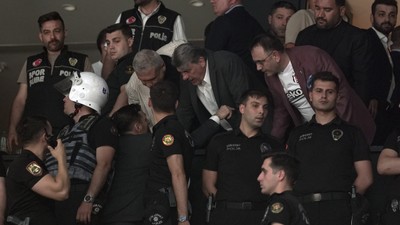 TBF'den Beşiktaş ve Fenerbahçe'ye para cezası
