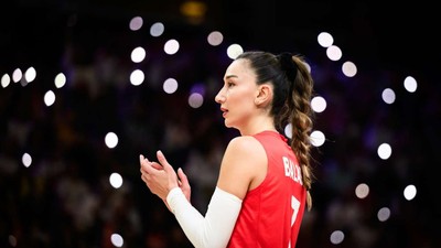 Hande Baladın'ın sol uyluk quadriceps kasında zorlanma!