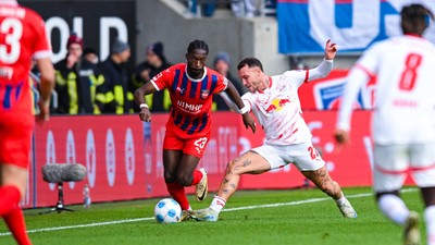 Jelert'den memnun kalmayan Cimbom yeni sağ bek buldu!