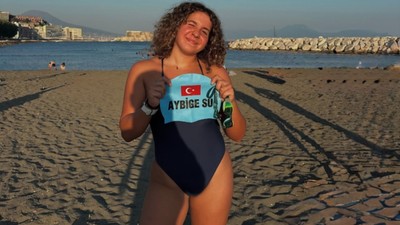 Türk yüzücü Aybige Su Irçağ'dan İtalya'da önemli başarı