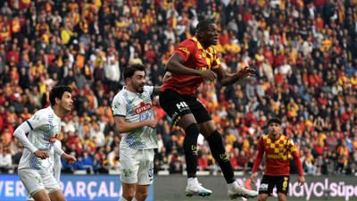 Beşiktaş Walker-Peters'ın alternatifini bile buldu