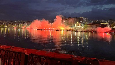 Samsunspor taraftarından 60’ıncı yıl kutlamalarında meşaleli şov