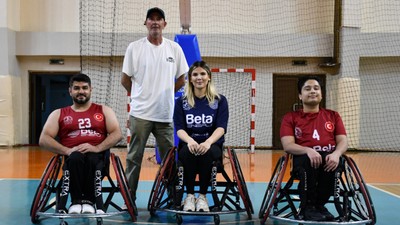Trafik kazasıyla engelli kalan Azra, basketbolla hayata tutundu
