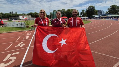Milli para atlet Ebrar Keskin, Çekya'daki turnuvada altın madalya kazandı