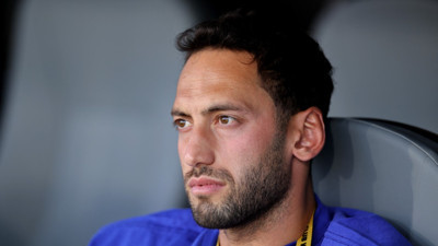 Bonservisi inmedi! Hakan Çalhanoğlu, Inter'de kaldı