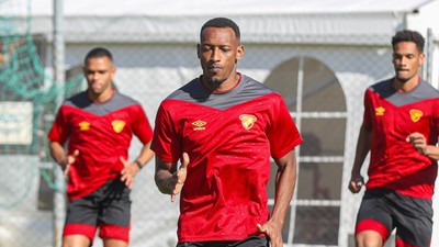 Göztepe'nin savunma hattında rekabet üst seviyede