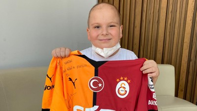 Barış Alper Yılmaz’dan lömesi hastanesindeki çocuğa sürpriz