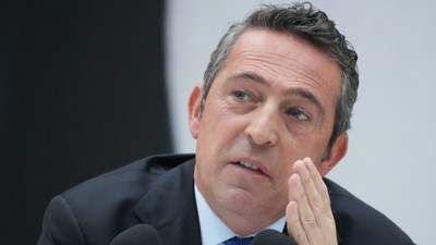 Fenerbahçe'de kriz! Menajerine teklif geliyor kulübe gelen bir şey yok