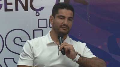 Taha Akgül'den gençlere mesaj