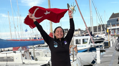 Bengisu Avcı 10 saatte 42 bin kulaç attı, Kuzey Kanalı’nı en hızlı geçen Türk oldu