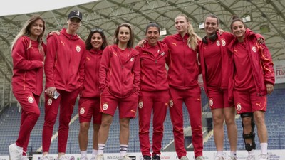 Galatasaray 18 futbolcuyu teşekkür ederek gönderdi