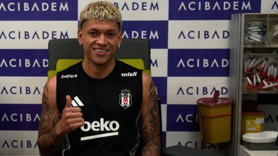 Elan Ricardo, Osayi Samuel'in yanına gidiyor
