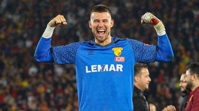 Göztepe kaleci Mateusz Lis'le yola devam ediyor
