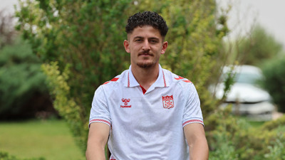 Sivasspor'un genç futbolcusu Emirhan Başyiğit'ten taraftara çağrı