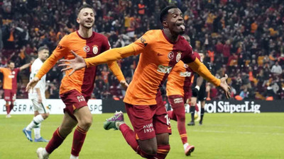 Galatasaray'da olay çıkarmıştı! Yeni takımında da rahat durmadı