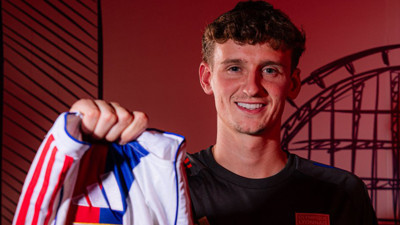 Lyon, Liverpool'dan ön libero transfer etti
